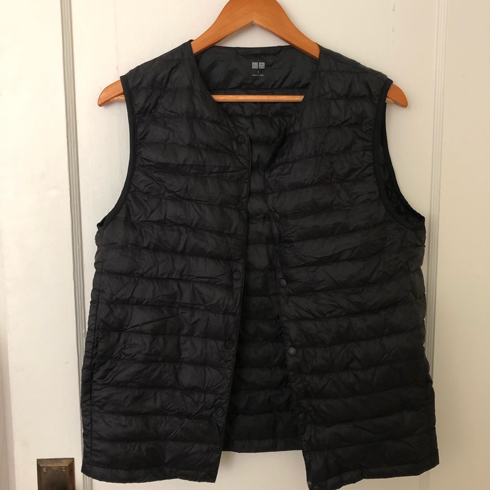 Uniqlo vest size small black